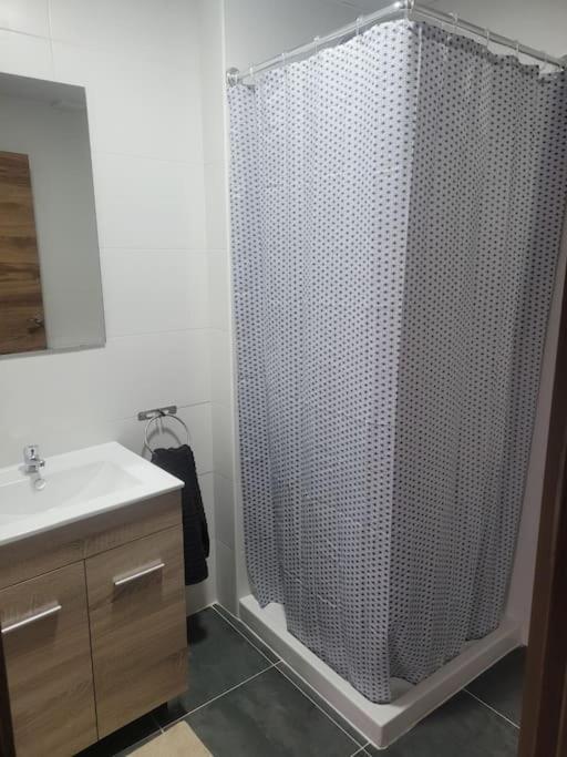 Apartamento Kuko Con Wifi Al Lado Metro Bilbao Ngoại thất bức ảnh